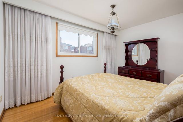 67 Picaro Dr, House semidetached with 3 bedrooms, 2 bathrooms and 3 parking in Toronto ON | Image 9