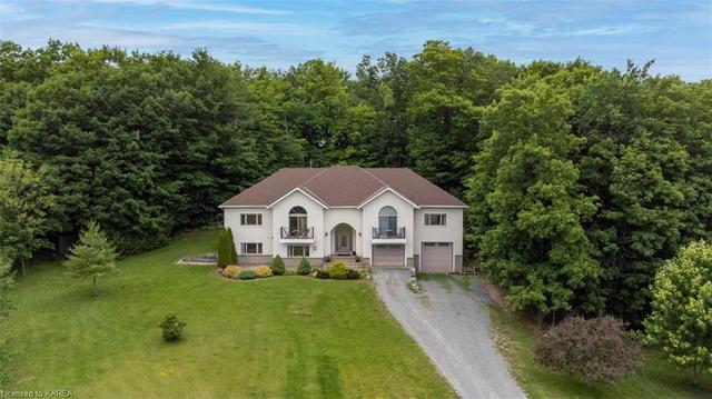 27 Collins Drive, House detached with 4 bedrooms, 3 bathrooms and 12 parking in South Frontenac ON | Image 2