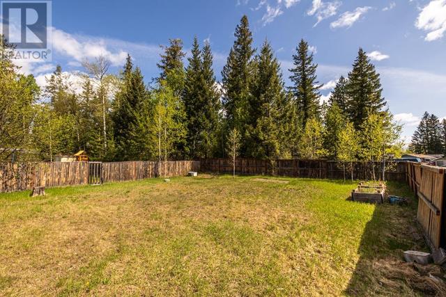 7590 - 7592 Gladstone Drive, House attached with 8 bedrooms, 4 bathrooms and null parking in Prince George BC | Image 5