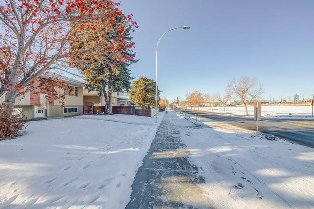 3421 19 Avenue Se, House detached with 5 bedrooms, 2 bathrooms and 2 parking in Calgary AB | Image 36