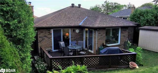 upper - 2 Gibbon Dr, House detached with 3 bedrooms, 3 bathrooms and 6 parking in Barrie ON | Image 8