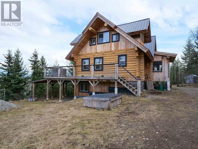 1686 Brennen Road, House detached with 3 bedrooms, 3 bathrooms and null parking in Cariboo B BC | Image 5