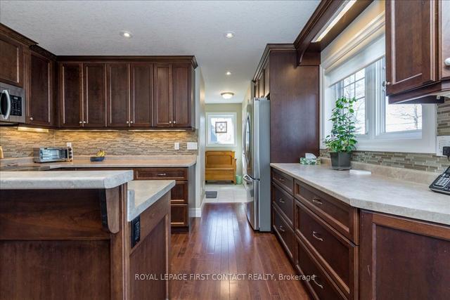 42 Grew Cres, House detached with 3 bedrooms, 3 bathrooms and 3 parking in Penetanguishene ON | Image 4