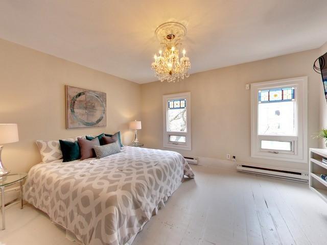 453 Queen St E, House attached with 3 bedrooms, 2 bathrooms and null parking in Toronto ON | Image 11