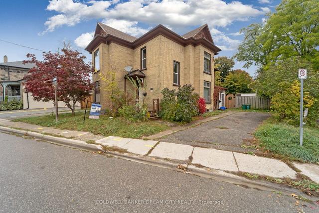831 Laurel St, House detached with 2 bedrooms, 2 bathrooms and 4 parking in Cambridge ON | Image 33