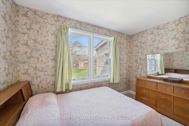 76 Harding Ave, House detached with 4 bedrooms, 2 bathrooms and 3 parking in Toronto ON | Image 17