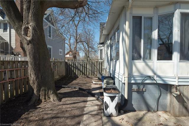 234 Brock Street S, House detached with 4 bedrooms, 2 bathrooms and null parking in Sarnia ON | Image 11