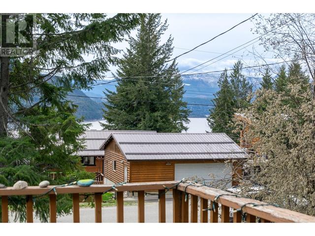 5271 Meadow Creek Crescent, House detached with 3 bedrooms, 2 bathrooms and 4 parking in Columbia Shuswap F BC | Image 33