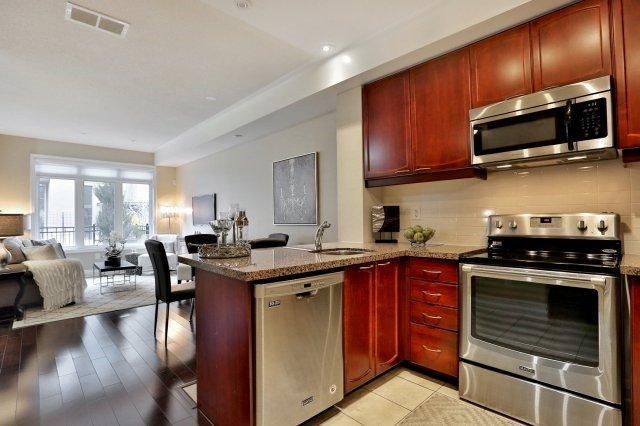 Th 105 - 383 Prince Of Wales Dr, Townhouse with 2 bedrooms, 3 bathrooms and 2 parking in Mississauga ON | Image 5