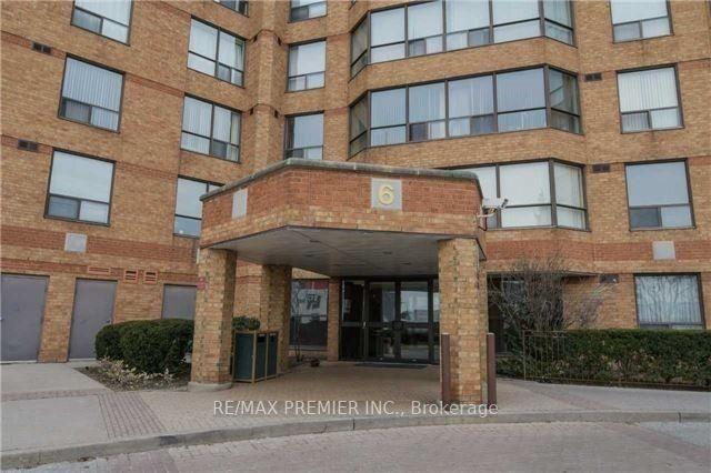 425 - 6 Humberline Dr, Condo with 1 bedrooms, 1 bathrooms and 1 parking in Toronto ON | Image 3