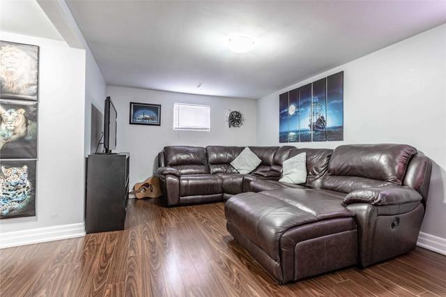94 Centre St N, House semidetached with 3 bedrooms, 2 bathrooms and 4 parking in Brampton ON | Image 20