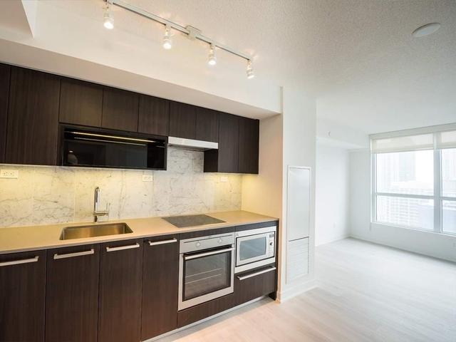 1615 - 80 Queens Wharf Rd, Condo with 1 bedrooms, 1 bathrooms and 0 parking in Toronto ON | Image 2