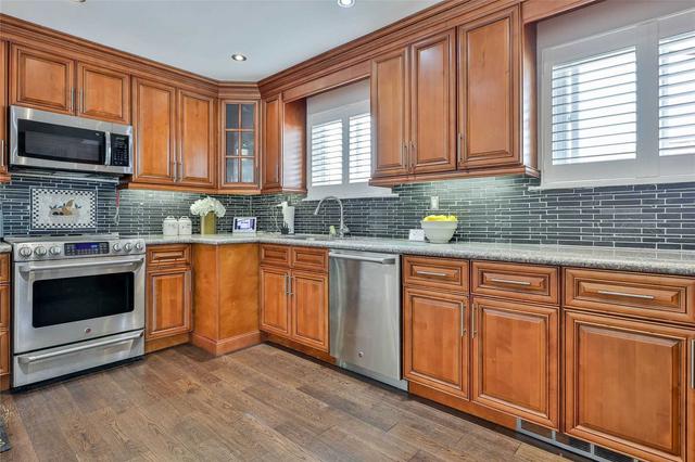 3 Berner Tr, House detached with 3 bedrooms, 2 bathrooms and 3 parking in Toronto ON | Image 31