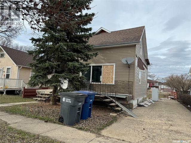 408 4th Avenue W, House detached with 3 bedrooms, 1 bathrooms and null parking in Assiniboia SK | Image 1
