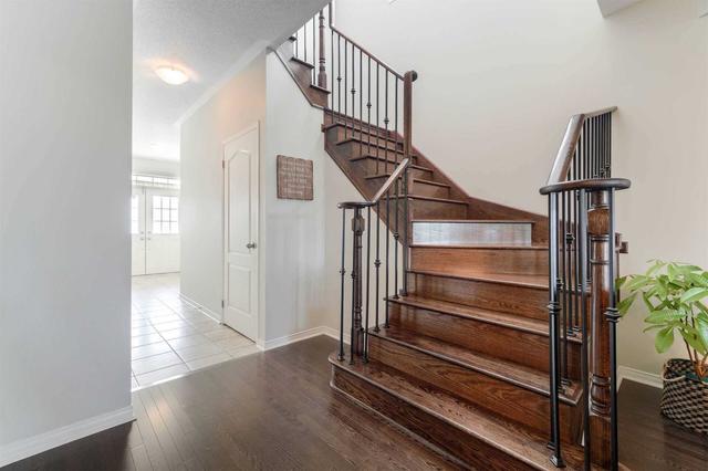 36 Westowanis Dr, House semidetached with 4 bedrooms, 4 bathrooms and 3 parking in Toronto ON | Image 37