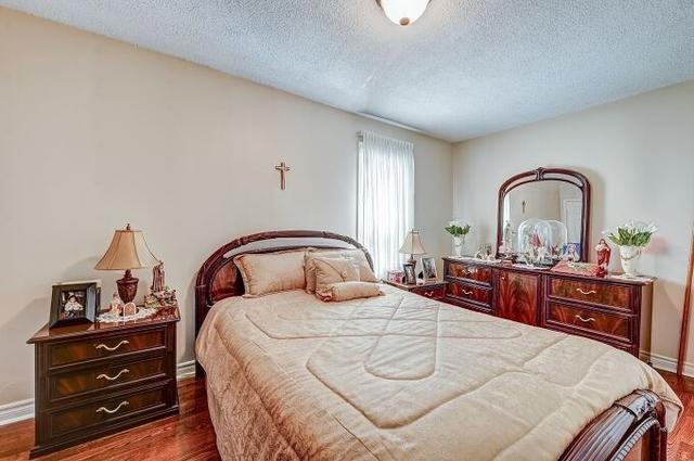 613 Caledonia Rd, House detached with 2 bedrooms, 2 bathrooms and 3 parking in Toronto ON | Image 6