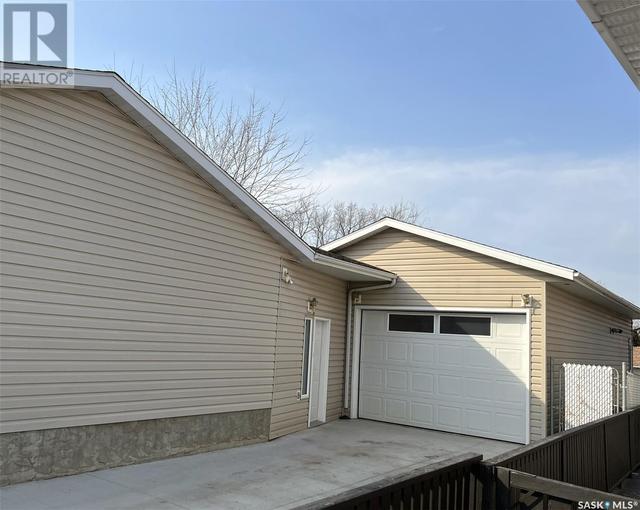 1428 Lacroix Crescent, House detached with 5 bedrooms, 2 bathrooms and null parking in Prince Albert SK | Image 30