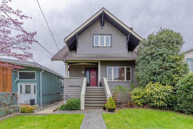 410 Sherbrooke Street, House detached with 3 bedrooms, 2 bathrooms and null parking in New Westminster BC | Card Image