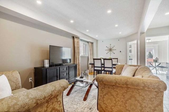 7018 Guildhall Crt, House semidetached with 3 bedrooms, 4 bathrooms and 3 parking in Mississauga ON | Image 13