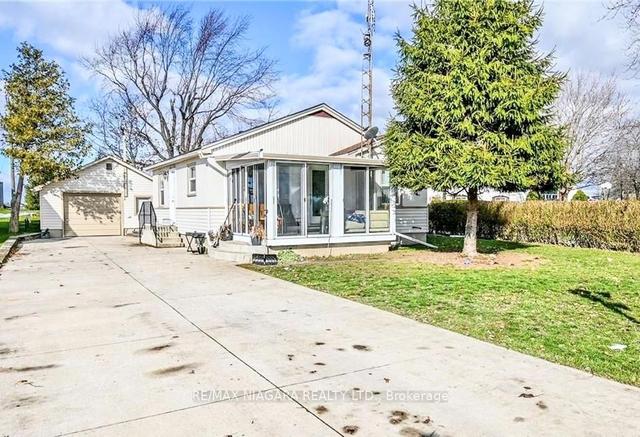 2721 North Shore Dr, House detached with 2 bedrooms, 1 bathrooms and 11 parking in Haldimand County ON | Image 12