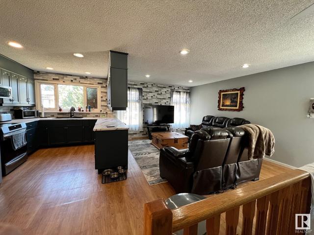 116 Westglen Cr, House detached with 4 bedrooms, 2 bathrooms and null parking in Spruce Grove AB | Image 3