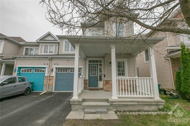 206 Aquilo Crescent, Townhouse with 3 bedrooms, 3 bathrooms and 2 parking in Ottawa ON | Image 1