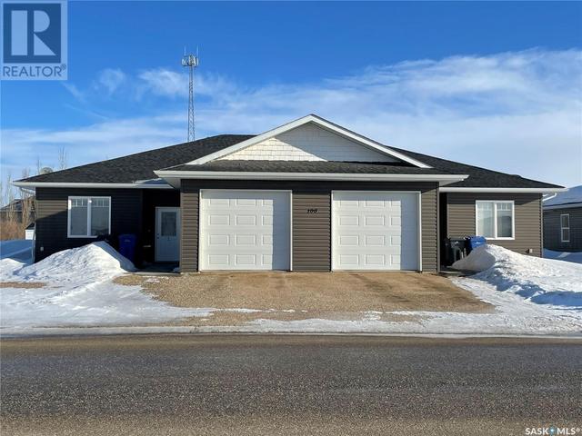 100 Carlyle Avenue, House detached with 2 bedrooms, 2 bathrooms and null parking in Carlyle SK | Image 1