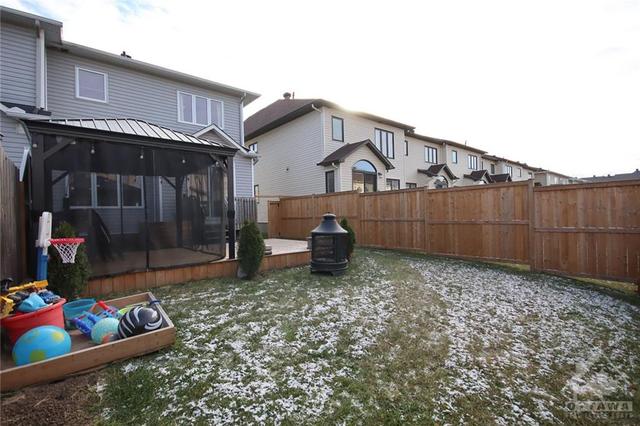131 Lerta Way, Townhouse with 3 bedrooms, 3 bathrooms and 3 parking in Ottawa ON | Image 30