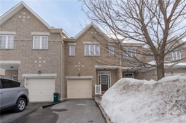 574 Remnor Avenue, Townhouse with 3 bedrooms, 3 bathrooms and 3 parking in Ottawa ON | Image 1