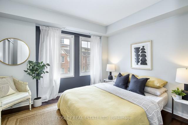 th58 - 93 The Queensway Ave, Townhouse with 3 bedrooms, 2 bathrooms and 1 parking in Toronto ON | Image 7