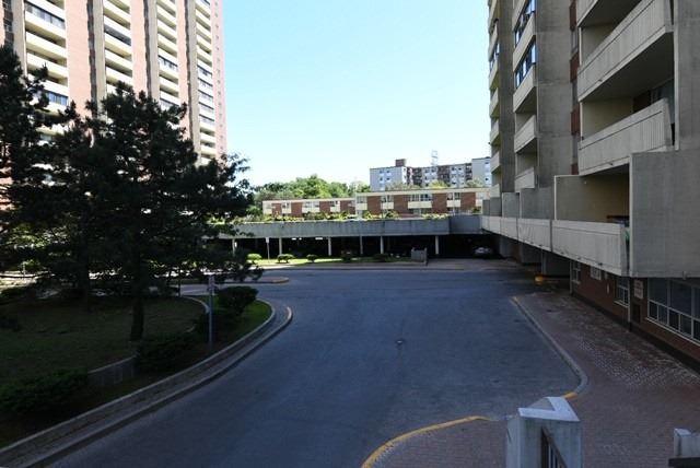 1216 - 1 Massey Sq, Condo with 2 bedrooms, 1 bathrooms and 0 parking in Toronto ON | Image 14