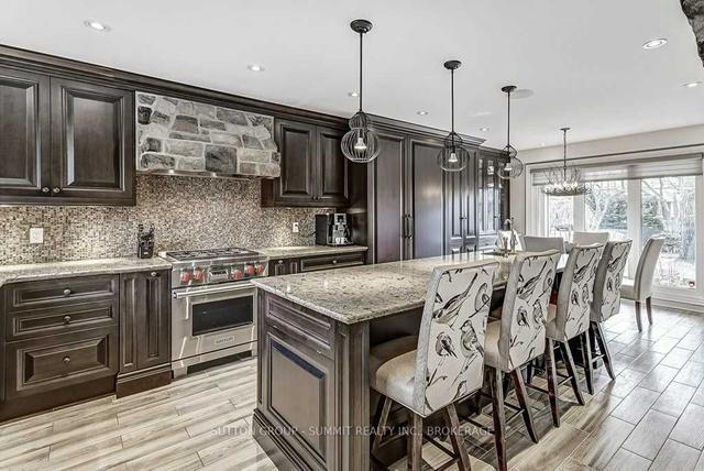 2059 Kawartha Cres, House detached with 4 bedrooms, 4 bathrooms and 8 parking in Mississauga ON | Image 2