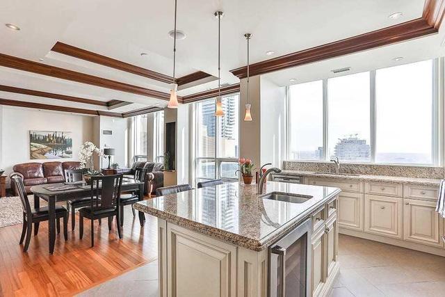 4301 - 763 Bay St, Condo with 4 bedrooms, 4 bathrooms and 4 parking in Toronto ON | Image 8