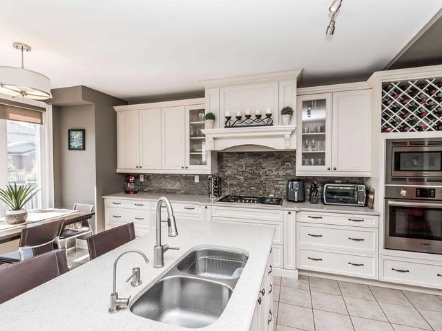3448 Crompton Cres, House detached with 4 bedrooms, 4 bathrooms and 8 parking in Mississauga ON | Image 37