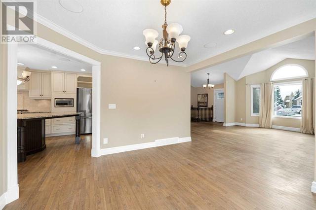 256 Sirocco Place Sw, House detached with 4 bedrooms, 3 bathrooms and 4 parking in Calgary AB | Image 12