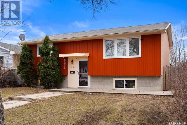 98 Trudelle Crescent, House detached with 3 bedrooms, 2 bathrooms and null parking in Regina SK | Image 1