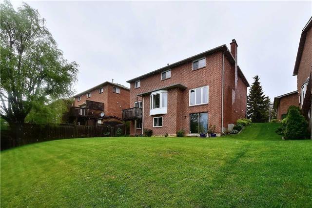 45 St Michaels Cres, House detached with 4 bedrooms, 3 bathrooms and 4 parking in Caledon ON | Image 14