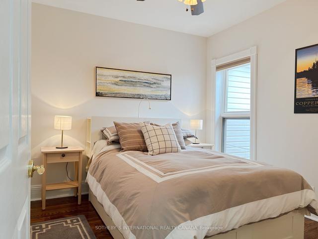 128 Spruce St, House attached with 2 bedrooms, 2 bathrooms and 2 parking in Toronto ON | Image 11