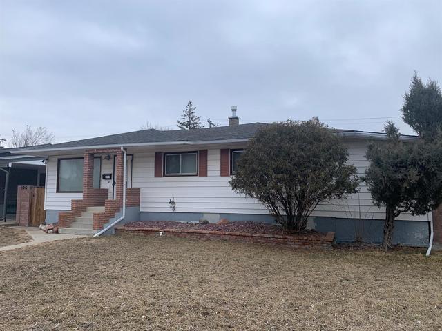 1131 29 Street S, House detached with 2 bedrooms, 2 bathrooms and 4 parking in Lethbridge AB | Image 2