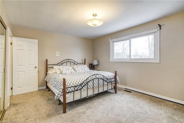 21 Lakeside Drive, House detached with 4 bedrooms, 2 bathrooms and 6 parking in Brantford ON | Image 20