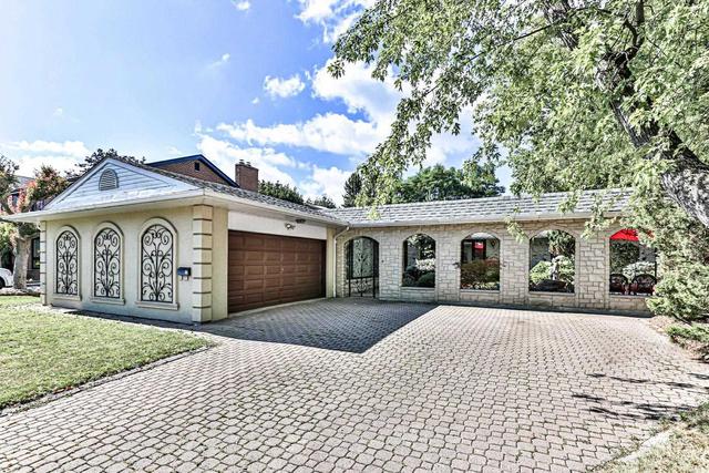 69 Alamosa Dr, House detached with 3 bedrooms, 5 bathrooms and 8 parking in Toronto ON | Image 1
