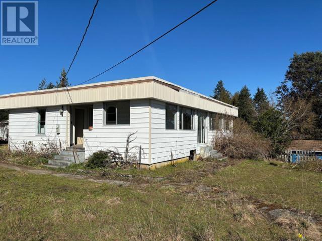 5358 Earl Street, House detached with 3 bedrooms, 1 bathrooms and null parking in Powell River D BC | Image 1