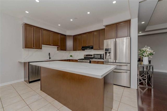 60 Miracle Tr, House detached with 4 bedrooms, 5 bathrooms and 5 parking in Brampton ON | Image 5