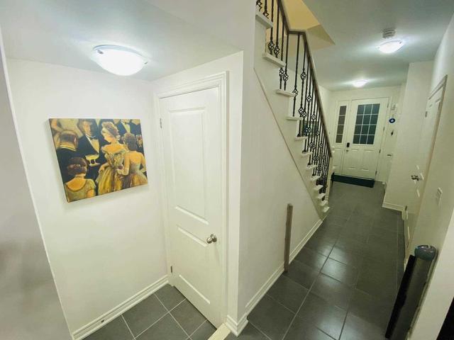 39 Ivor Cres, House attached with 3 bedrooms, 3 bathrooms and 3 parking in Brampton ON | Image 15