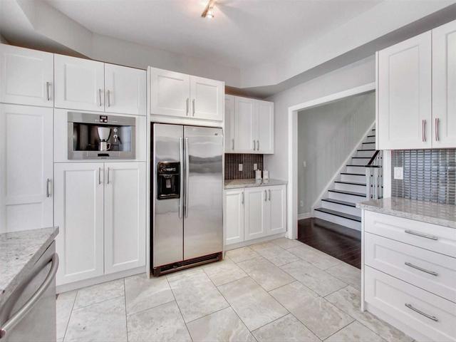 523b Royal York Rd, House attached with 3 bedrooms, 4 bathrooms and 2 parking in Toronto ON | Image 2