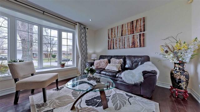7328 Manion Rd, House detached with 3 bedrooms, 2 bathrooms and 5 parking in Mississauga ON | Image 35