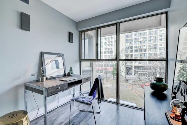 417 - 65 Scadding Ave N, Condo with 2 bedrooms, 1 bathrooms and 0 parking in Toronto ON | Image 2