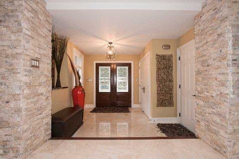 1667 Valentine Gdns, House detached with 4 bedrooms, 5 bathrooms and 6 parking in Mississauga ON | Image 2