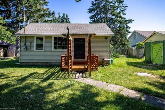 4973 Beach Road, House detached with 2 bedrooms, 1 bathrooms and 4 parking in Port Colborne ON | Image 4