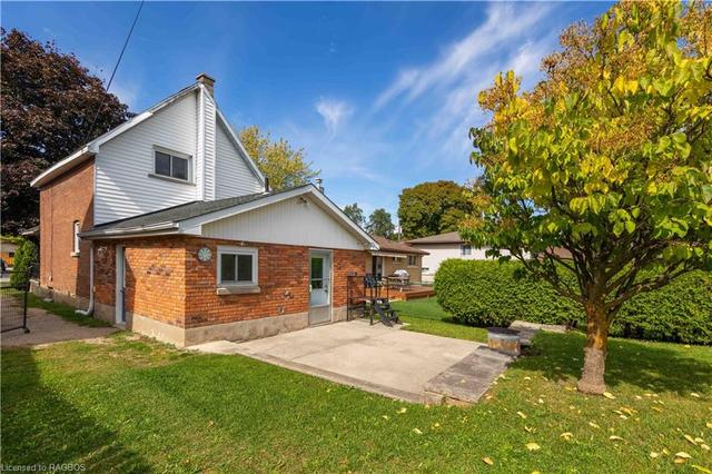 1963 6th Avenue E, House detached with 2 bedrooms, 1 bathrooms and 4 parking in Owen Sound ON | Image 11